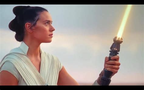 warum hat rey ein gelbes lichtschwert|Reys new yellow lightsaber has a hidden meaning in。